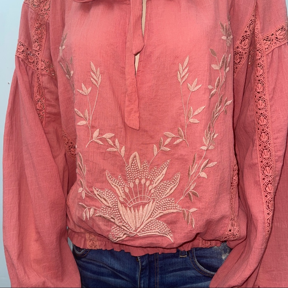 Free People Embroidered Boho Peasant Top Size Small - Picture 9 of 13